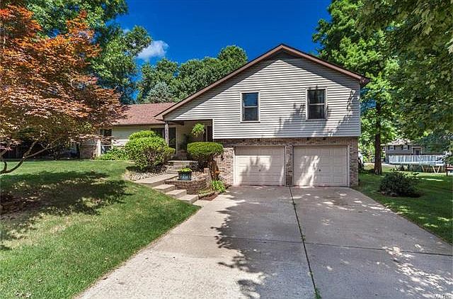 1st image of 851 Vassar Dr