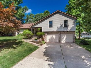 851 Vassar Dr, Edwardsville, IL