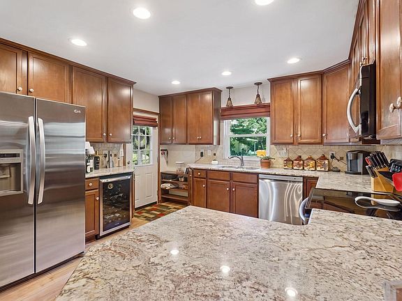 5th image of 4577 E Johnstown Rd