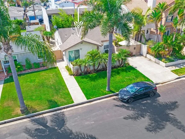 218 Knoxville Ave, Huntington Beach, CA 92648