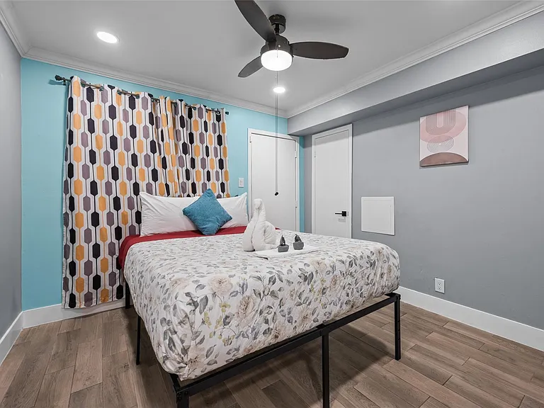 3611 Graustark St #17 — Photo 8