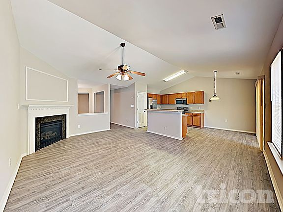 3rd image of 1017 Narcissus Ct