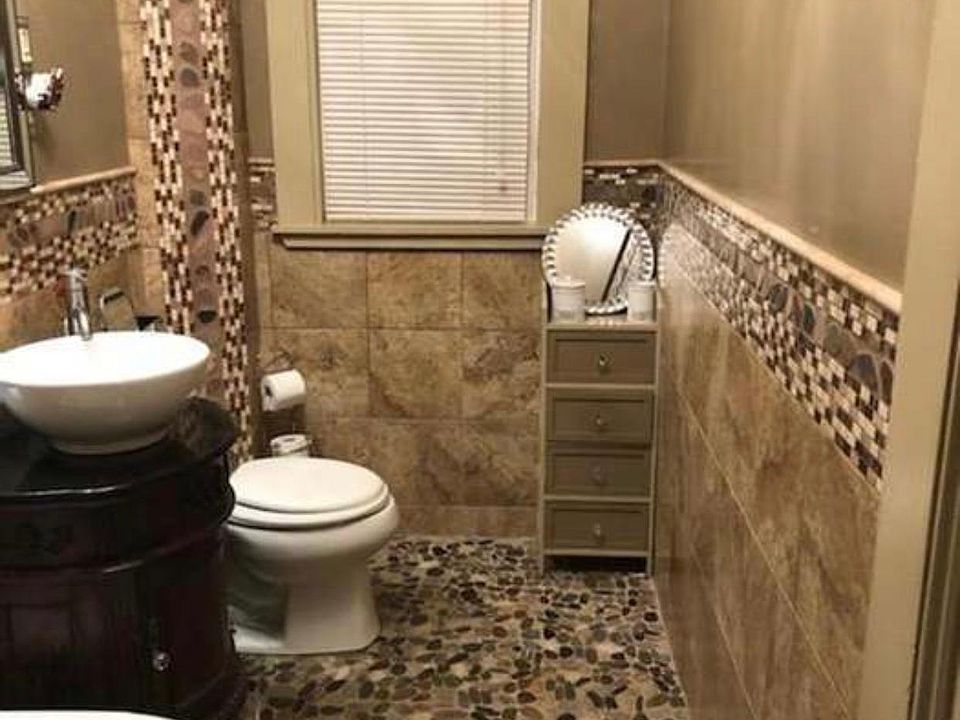 2nd image of 9 Ocean Ter APT 1