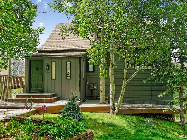 182 Bennett Pl — Photo 40