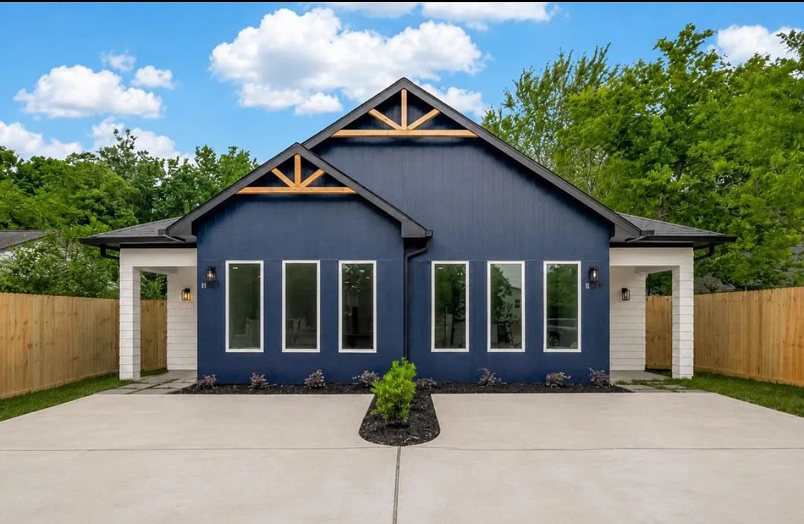 3 bed, 2.5 bath, $1,000 — Photo 1
