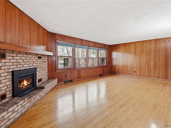 2nd image of 316 Comstock Rd