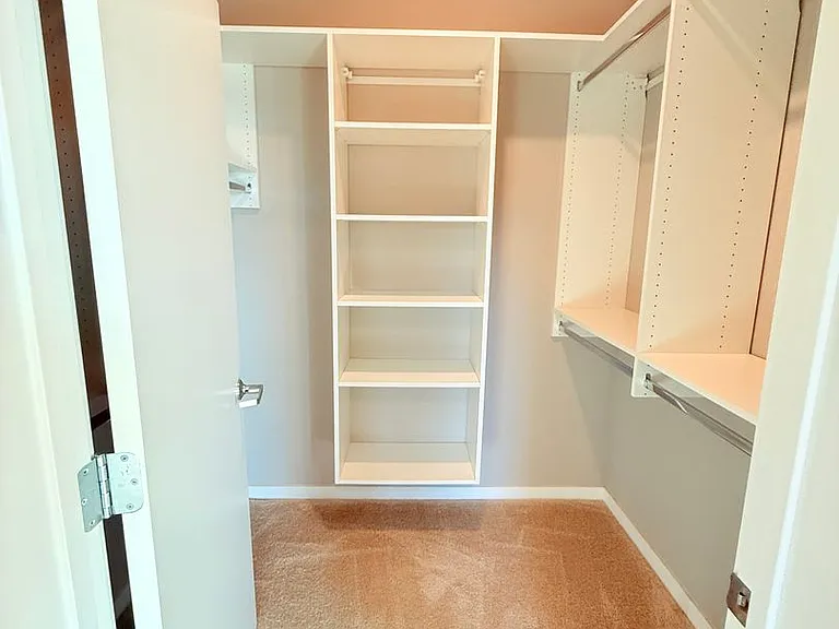 Lincoln Street Apartments — Photo 35