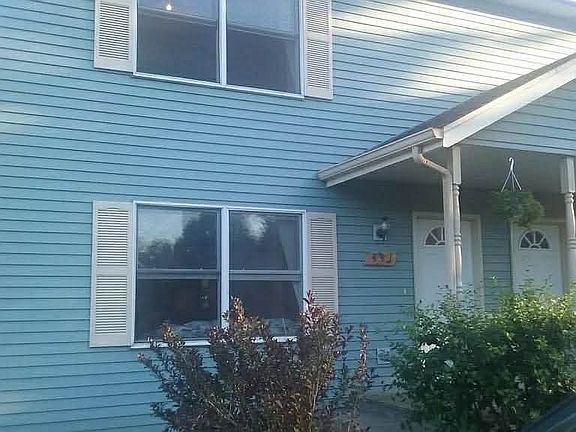 2nd image of 441 Woodlawn Ave