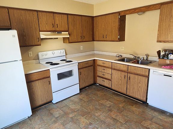 3rd image of 724 NE Barnes Dr APT B