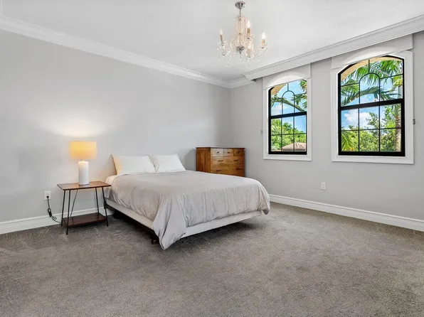 8199 Lost Creek Lane, Delray Beach, FL 33446