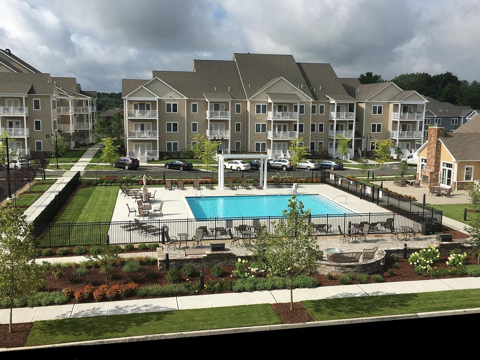 20 Hopmeadow St APT 4, Weatogue, CT 06089 Zillow