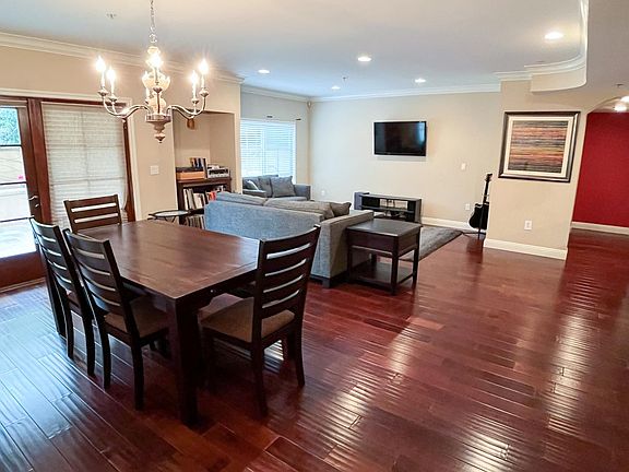 5th image of 1845 Federal Ave #105