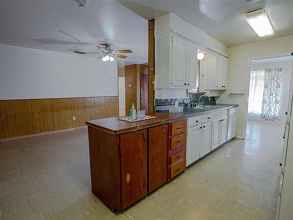 4th image of 2509 Hollywood Dr