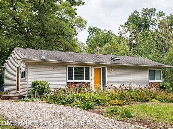 3rd image of 3125 Woodmanor Ct
