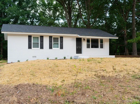 41276 Kings Rd, New London, NC 28127