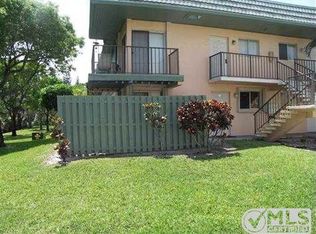 1876 Fairview Villas Dr APT 4, Palm Springs, FL 33406