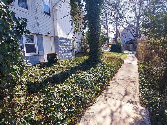 4th image of 228 Manor Cir APT 5