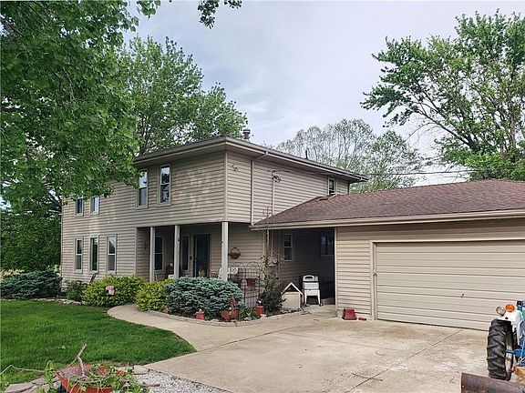 3rd image of 15285 Edgerton Rd