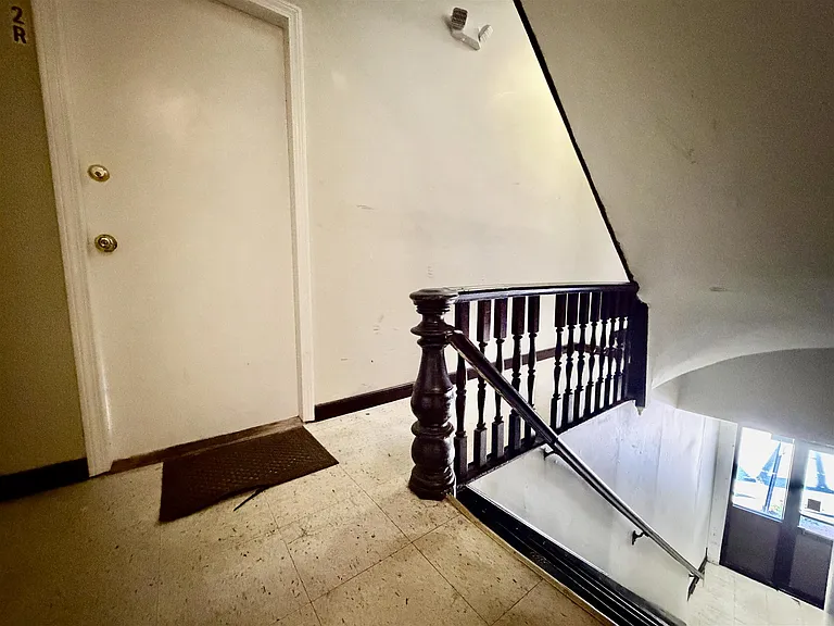 1236 Cambridge St — Photo 11