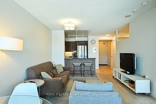 125 Western Battery Rd #913 Photo 1
