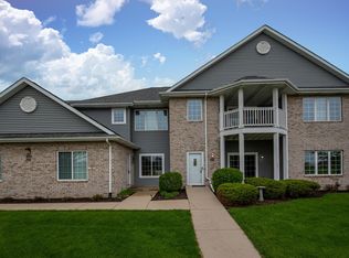 291 La Roche Ln, Belgium, WI