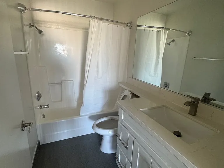 B & B Apartments — Photo 11