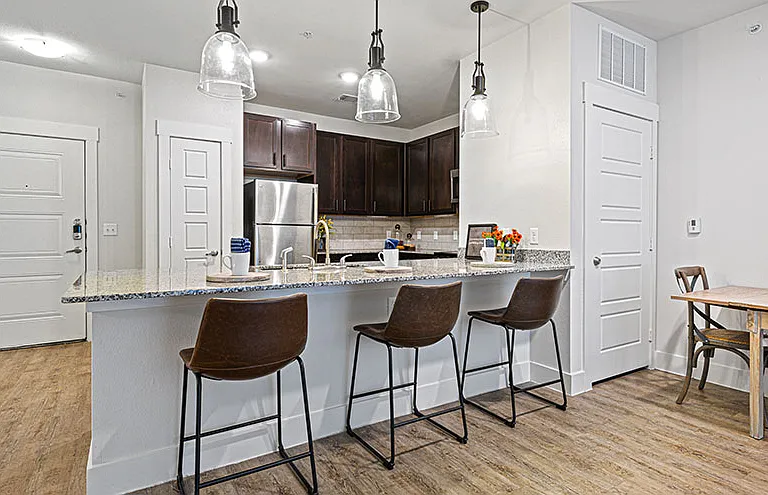 Hickory Creek Ranch Apartments — Photo 32