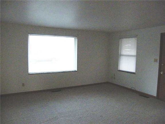 2nd image of 414 N Green St