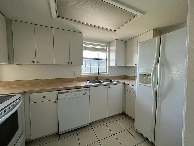 1000 S Semoran Blvd #706 — Photo 5