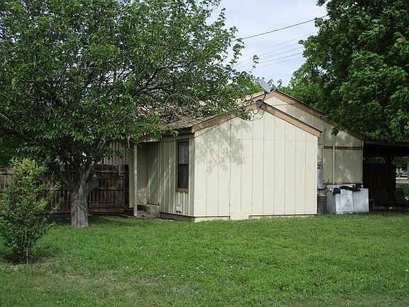 4th image of 712 S Concho Ave