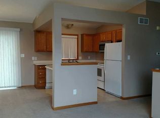 878 E Village Cir SE, Rochester, MN 55904