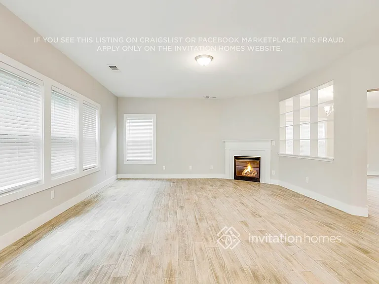 2771 Groovers Lake Point — Photo 3