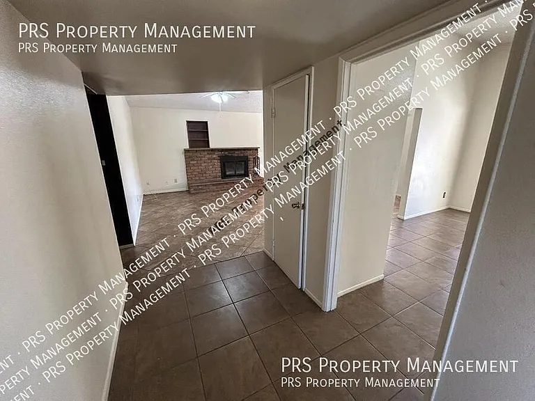 3729 S Kenneth Pl — Photo 6