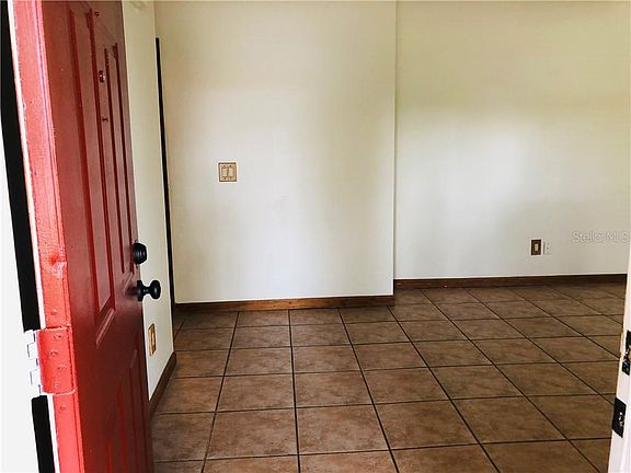 5th image of 2426 Candlewick St