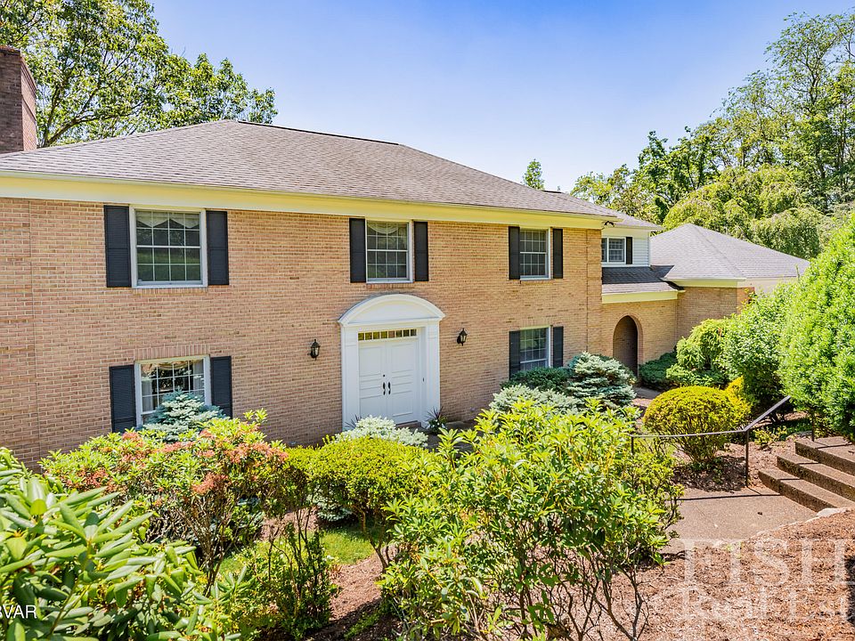 1st image of 220 Reservoir Rd