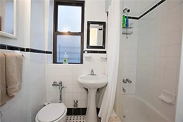 Rented by Domus Realty | media 15