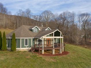 939 Hobson Rd, Bakersville, NC 28705