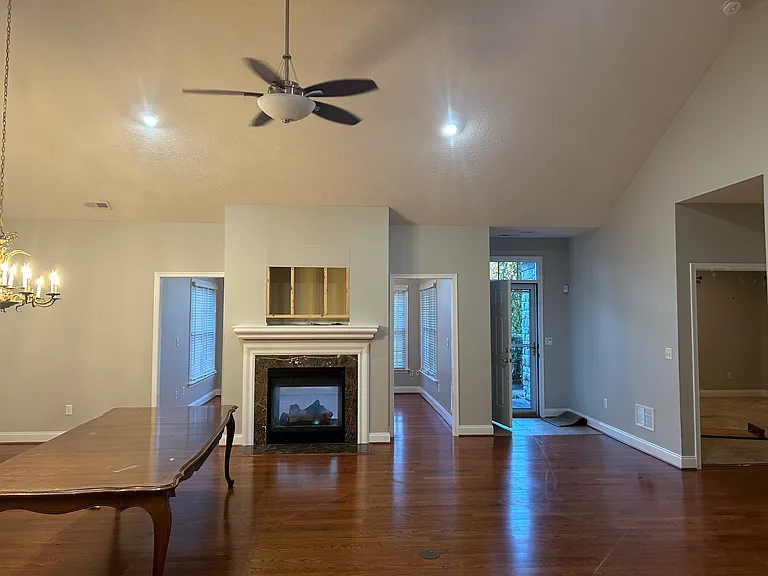 10317 Trellis Crossing Ln — Photo 15
