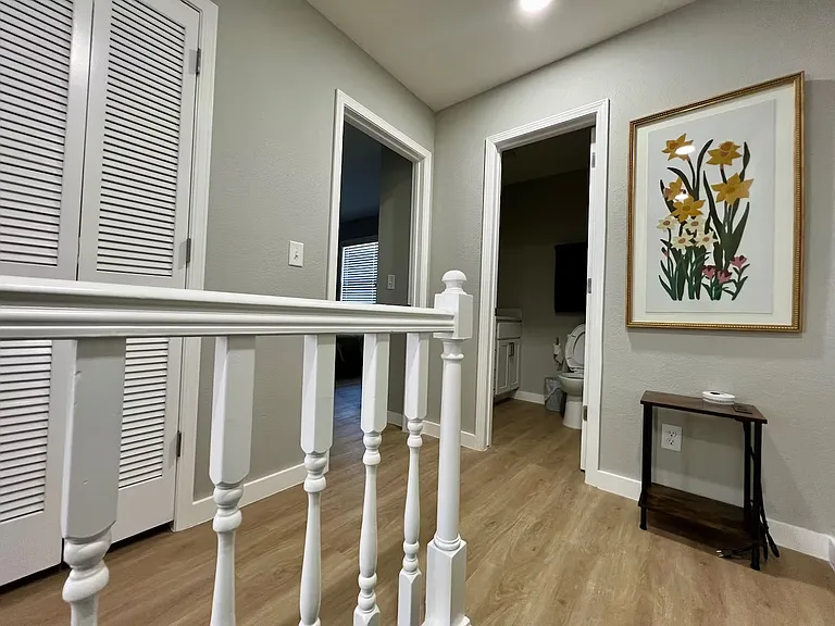 406 NW D St — Photo 9