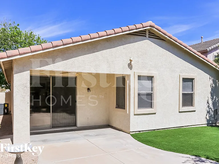2715 E Carson Rd — Photo 16