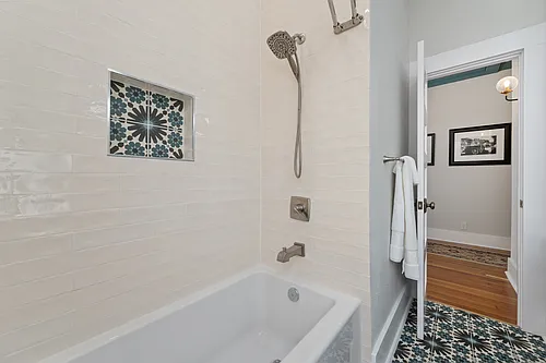 347 E Craig Pl Photo 1