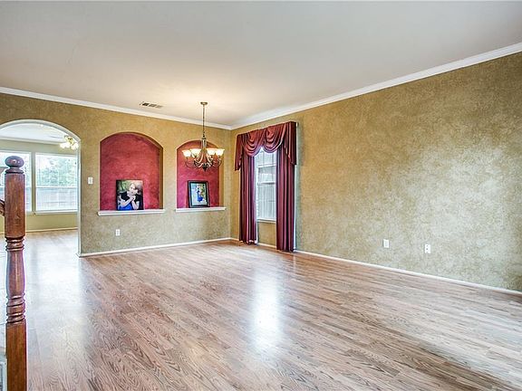 5th image of 4516 Shady Hollow Dr