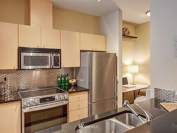 5th image of 412 11th Avenue #PH2