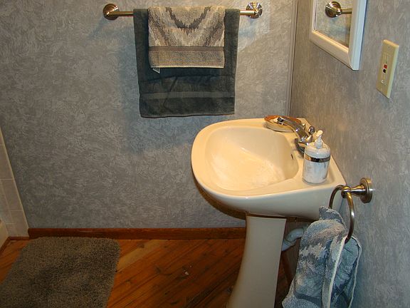 4th image of 14184 Barium St NW