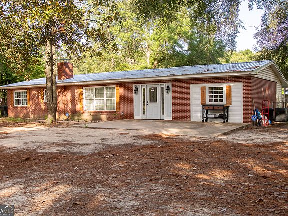 2nd image of 1526 Rayonier Rd