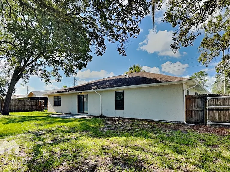 10327 Lansfield St — Photo 17