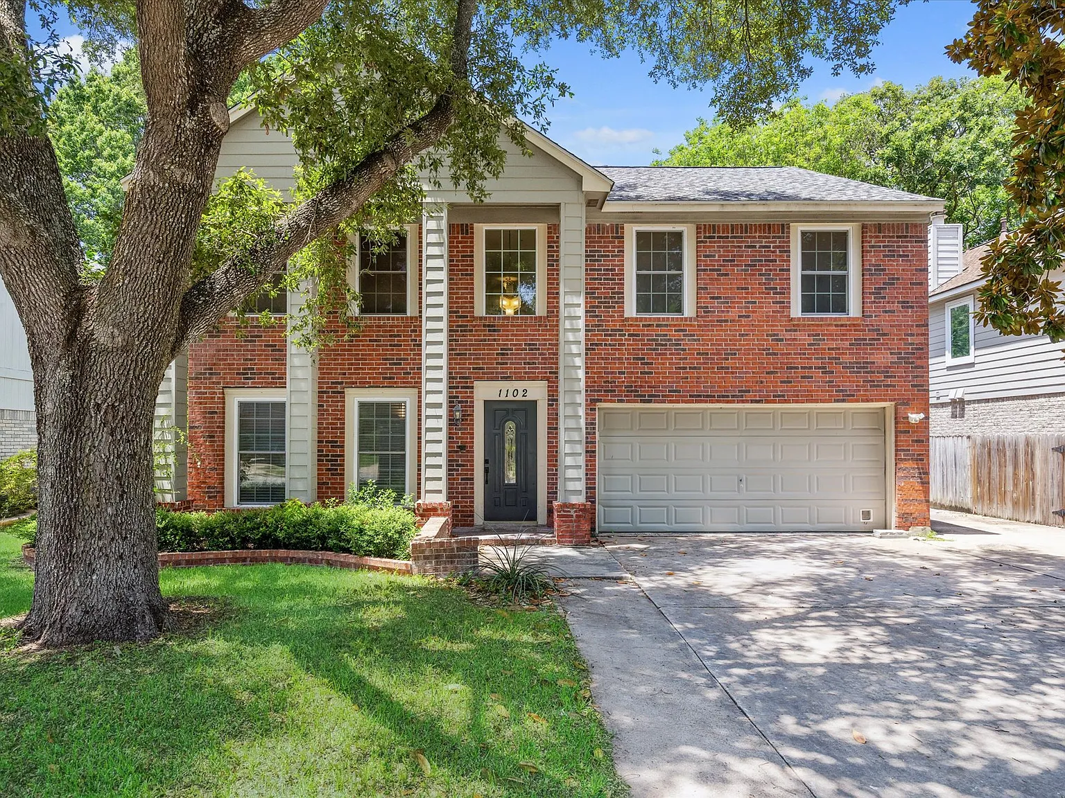 4 bed, 2.5 bath, 3028 sqft, $2,295 — Photo 1