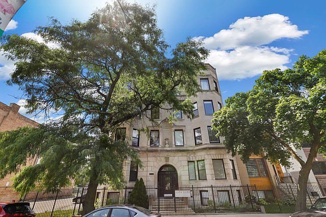 1st image of 4230 S King Dr #4