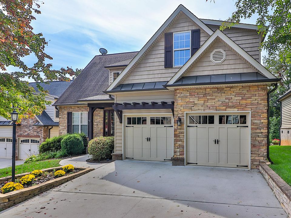 1st image of 1613 Autumn Tree Ln
