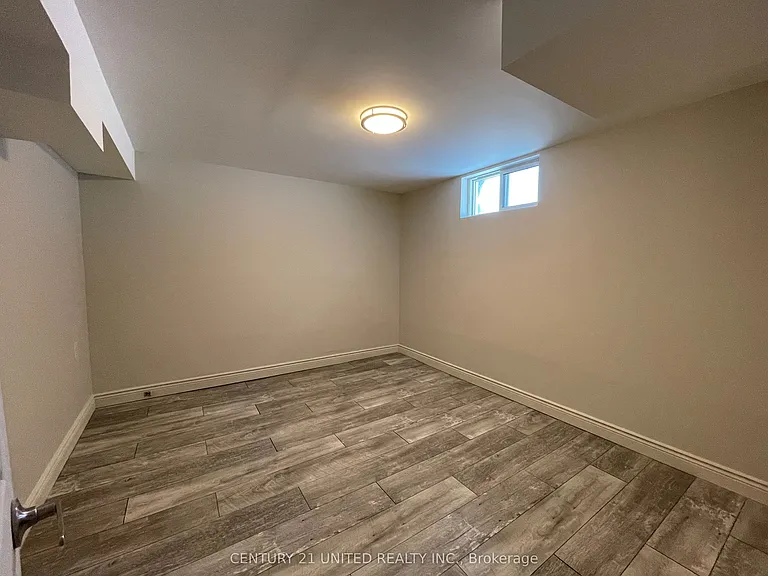 685 Armour Rd #LOWER — Photo 6